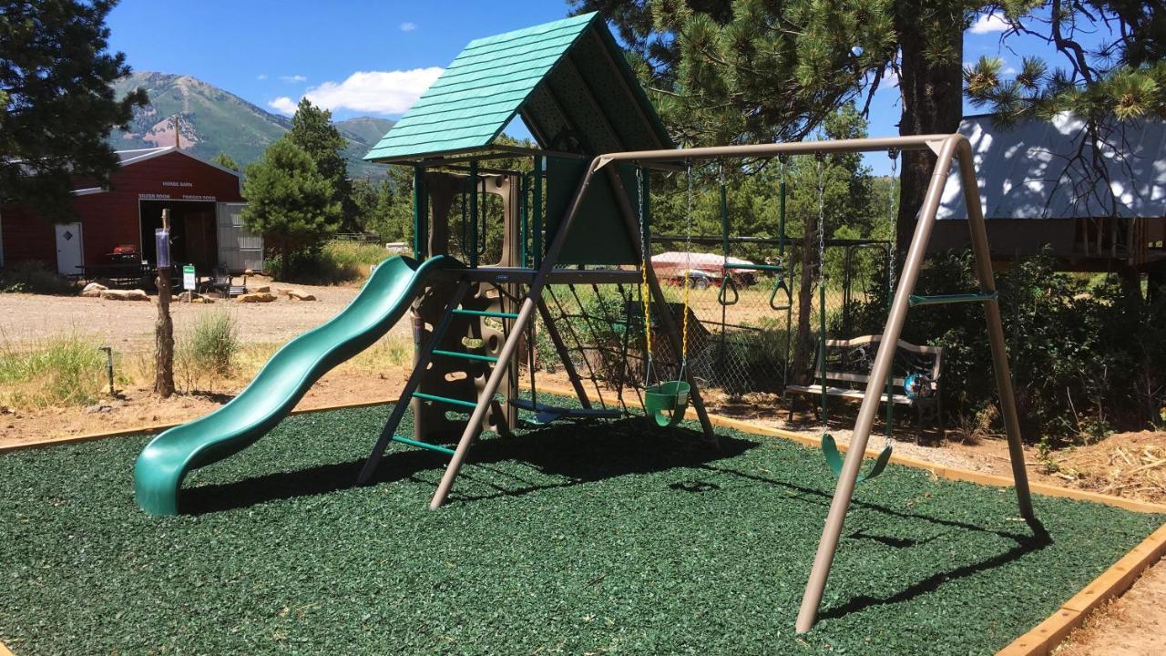 Canyon View Family Cabin, Deck, Tv Room, Games, Bbq, Campfire モンティセロ エクステリア 写真