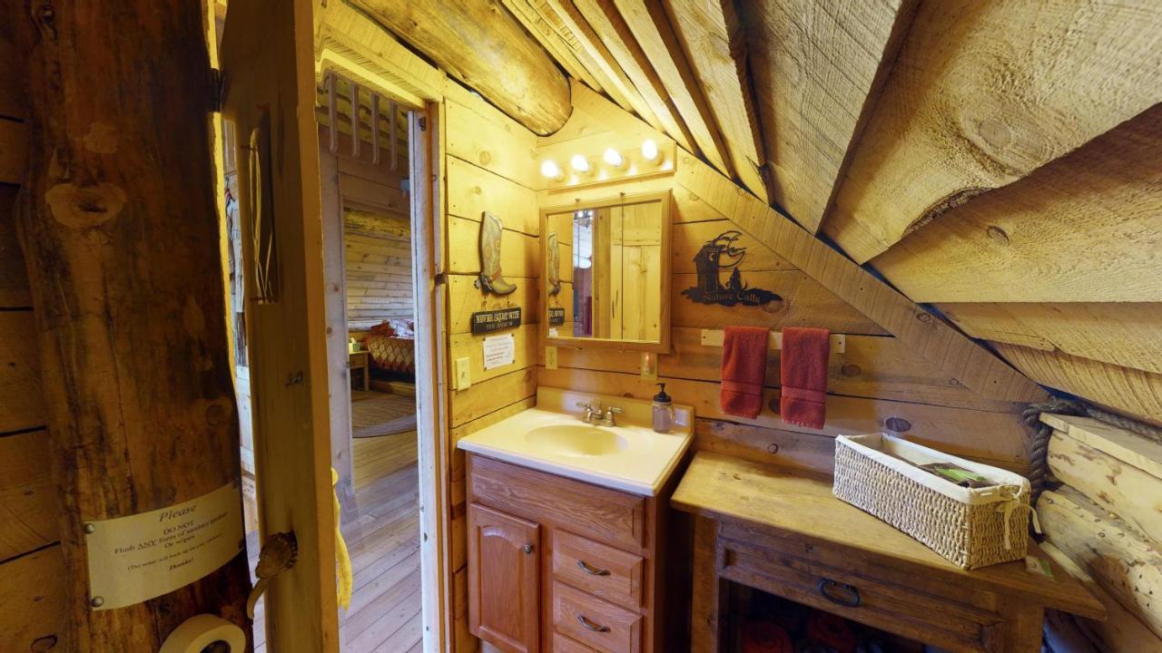Canyon View Family Cabin, Deck, Tv Room, Games, Bbq, Campfire モンティセロ エクステリア 写真
