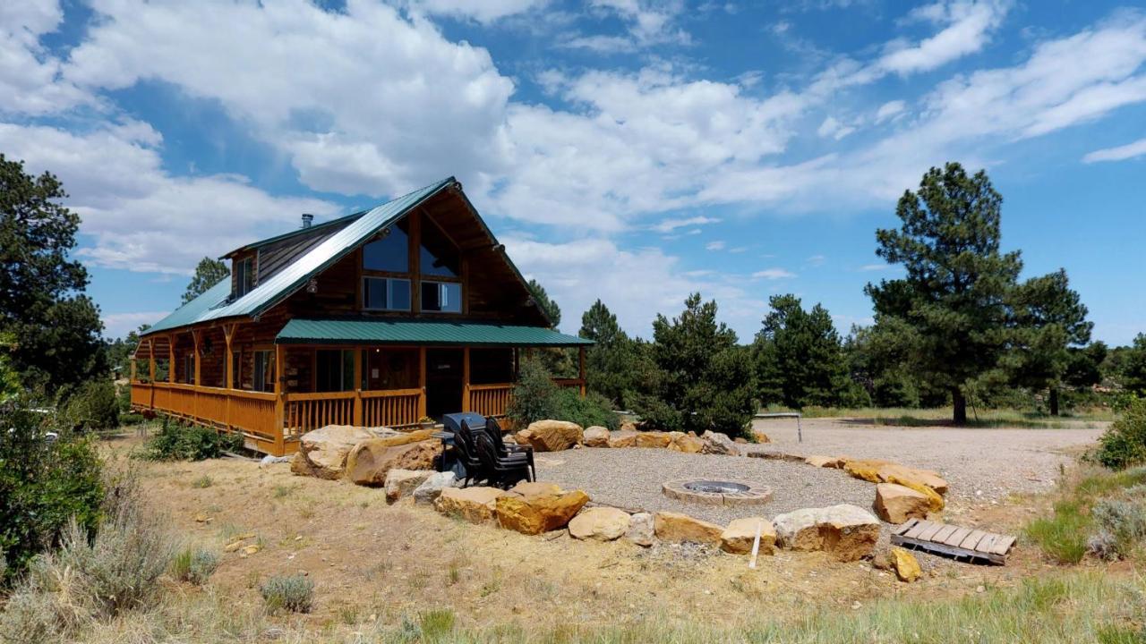 Canyon View Family Cabin, Deck, Tv Room, Games, Bbq, Campfire モンティセロ エクステリア 写真