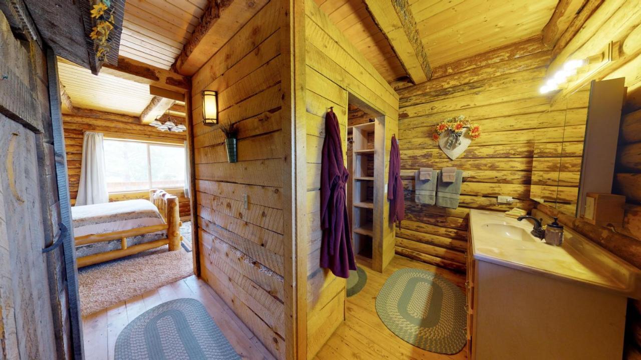 Canyon View Family Cabin, Deck, Tv Room, Games, Bbq, Campfire モンティセロ エクステリア 写真