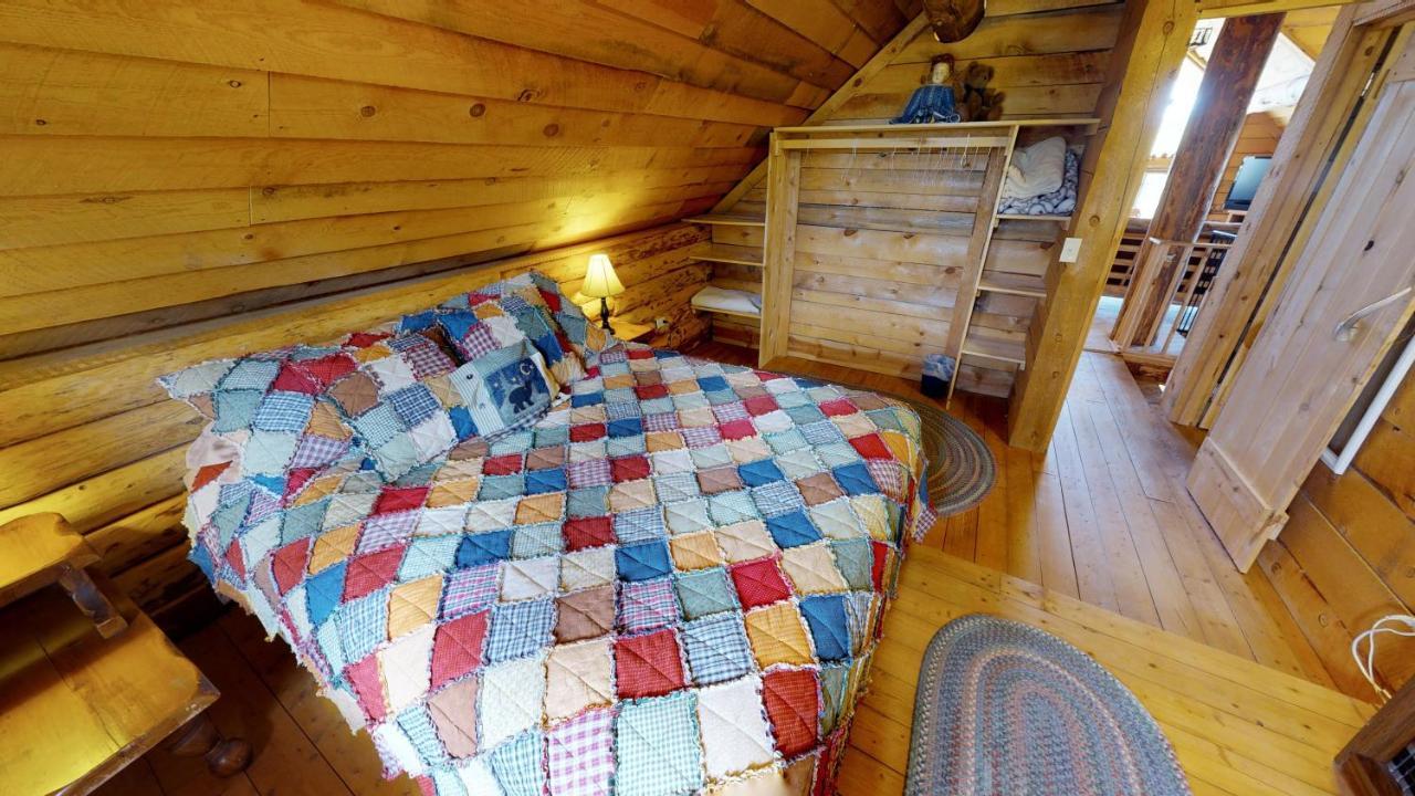 Canyon View Family Cabin, Deck, Tv Room, Games, Bbq, Campfire モンティセロ エクステリア 写真